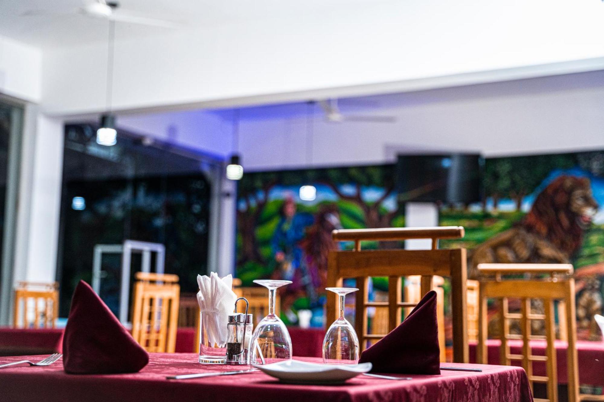 טרינקומאלה Theevanni Resort מראה חיצוני תמונה