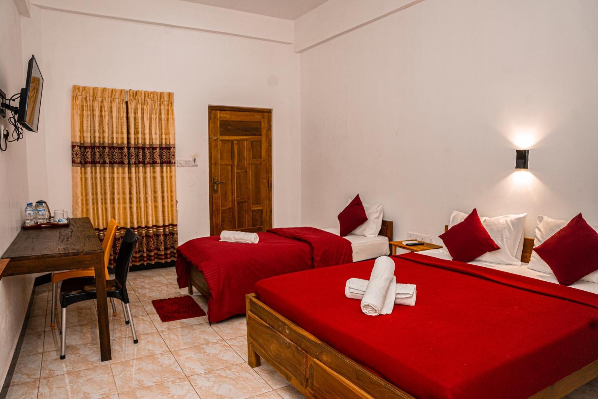 טרינקומאלה Theevanni Resort מראה חיצוני תמונה